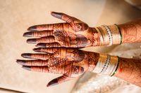 review-image-0-Mehendi Artist Vaishnavi