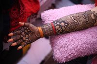 review-M K Mehandi Arts