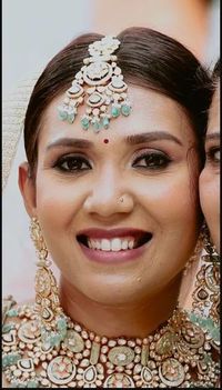 review-Makeup Artist Parulduggal