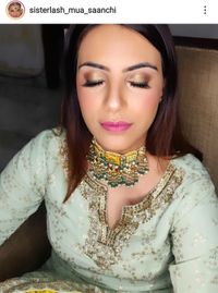 review-Mua Saanchi