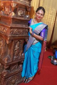 review-Beauty Stylist Sneha Shetty