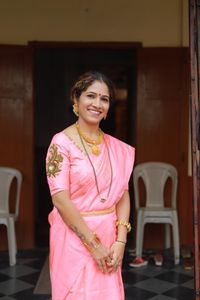 review-Beauty Stylist Sneha Shetty