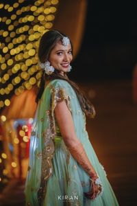 review-Beauty Stylist Sneha Shetty