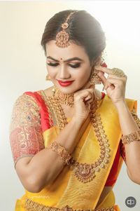 review-Beauty Stylist Sneha Shetty