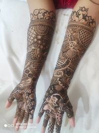 review-image-0-Varsha Makeup & Mehndi Artist