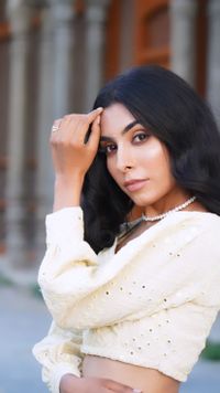 review-Makeovers by Janvi Rajpal