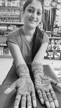 review-Sanjana Mehandi Art