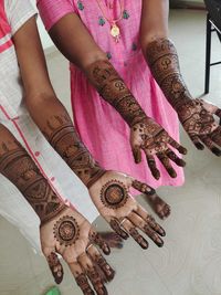 review-image-0-Mangai's Henna Artistry 