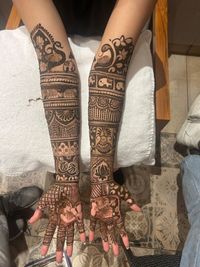 review-Raj Mehandi Artist