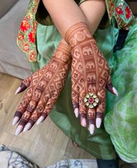 review-Ravi Mehendi Artist