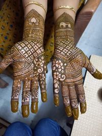 review-Ravi Mehendi Artist