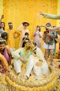 review-Wedding Tellers 