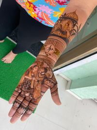 review-image-0-Mehendi by Reshma