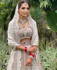 review-Makeovers by Ridhi Verma