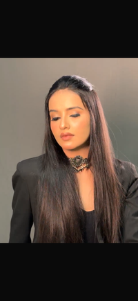 review-Anushkaa Dixit