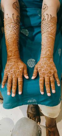 review-Anand Mehandi Artist