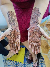 review-image-0-Henna  By Smruti