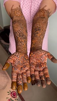 review-Hussaina Mehendi Artist