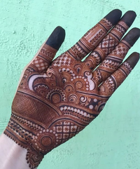 review-image-0-Hussaina Mehendi Artist