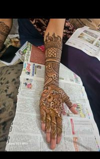 review-Krishna Mehandi Artist