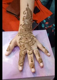 review-Krishna Mehandi Artist