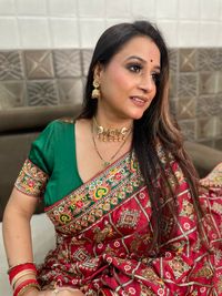 review-Faces by Priya Arya