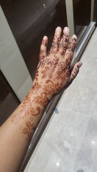 review-image-2-Sadia Ali Mehandi Artist