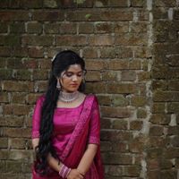 review-Shades Of Manju