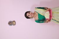 review-Shades Of Manju