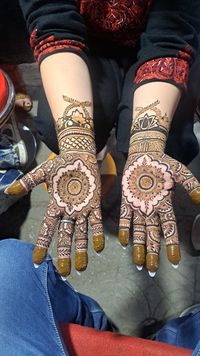 review-Dheeraj Mehandi Artist