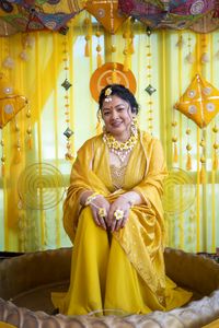 review-Rashi Bisht Makeovers