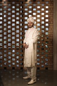 review-The Moment by Foram