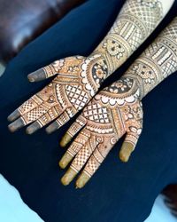 review-Ravi Mehandi Art