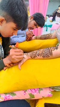 review-Ravi Mehandi Art