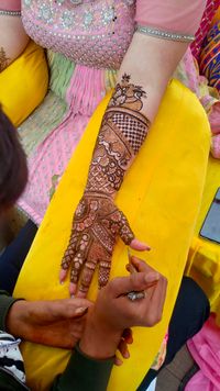 review-Ravi Mehandi Art