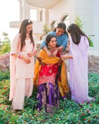 review-Ravi Mehandi Art