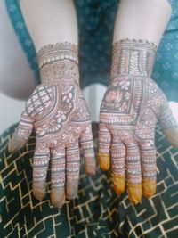 review-Almaz Mehendi
