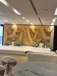 review-The Glitttering Arc