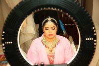 review-Dream Makeovers by Kavya