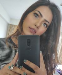 review-Varsha Thapa Makeup & Hair