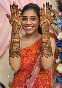 review-Monu Gupta Mehandi Art