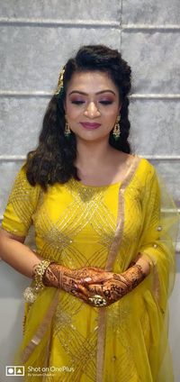 review-Makeup By Sonam Chauhan