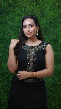 review-Makeup By Jyoti Sing