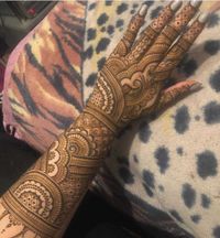 review-image-0-Biral's Mehendi Art