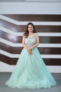 review-Makeovers by Meenu Jain