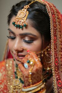 review-Makeovers by Meenu Jain