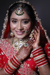 review-Makeovers by Meenu Jain