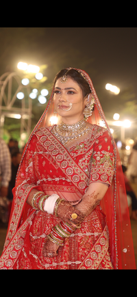 review-Makeovers by Meenu Jain