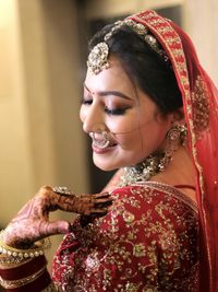 review-Makeovers by Meenu Jain