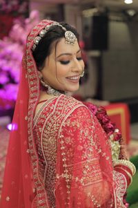 review-Makeovers by Meenu Jain